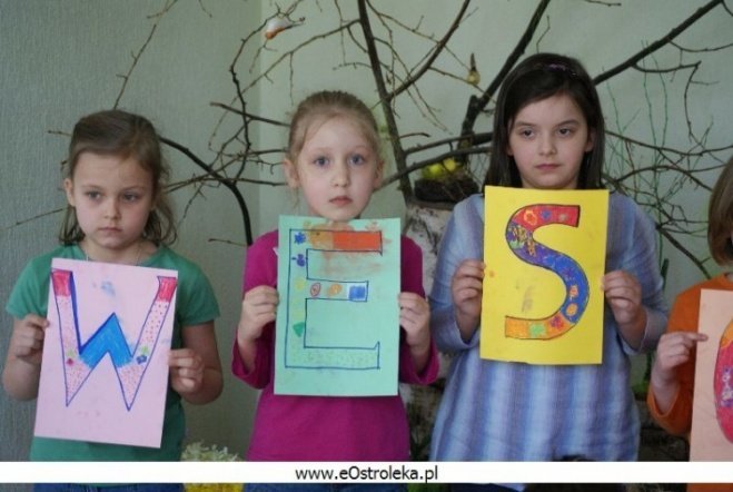 Malowanie życzeń w Przedszkolu Miejskim Nr 7 (03.04.2010) - zdjęcie #10 - eOstroleka.pl