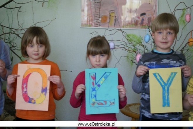 Malowanie życzeń w Przedszkolu Miejskim Nr 7 (03.04.2010) - zdjęcie #9 - eOstroleka.pl