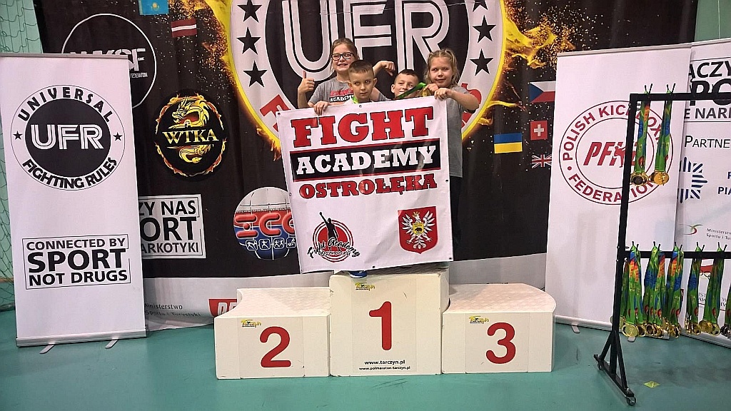 Fight Academy na zawodach w Tarczynie  - zdjęcie #10 - eOstroleka.pl