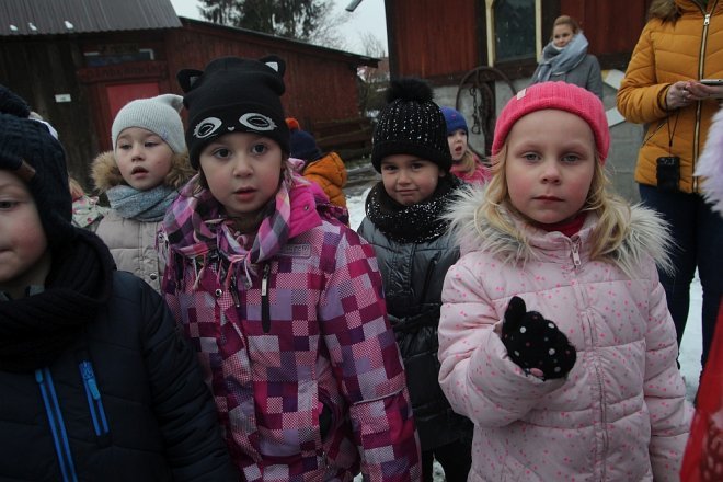 Spotkanie przedszkolaków z Krainy Misiów w Grocie Mikołaja [06.12.2017] - zdjęcie #71 - eOstroleka.pl