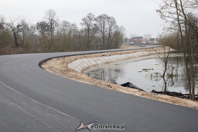 Budowa tymczasowego mostu na ostatniej prostej [ZDJĘCIA] - zdjęcie #45 - eOstroleka.pl