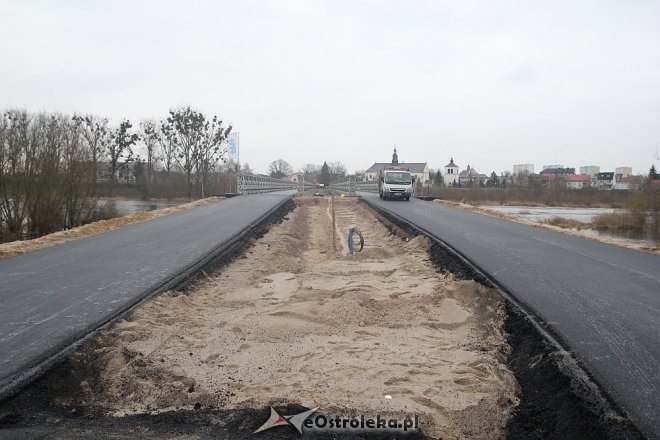 Budowa tymczasowego mostu na ostatniej prostej [ZDJĘCIA] - zdjęcie #52 - eOstroleka.pl