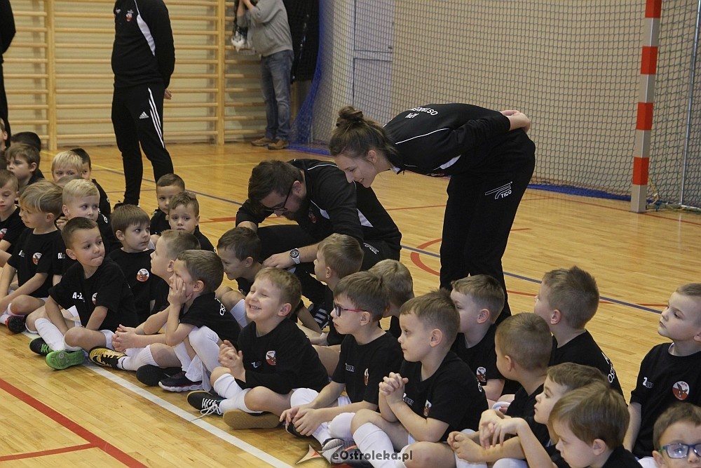Wigilia i podsumowanie roku Akademii Piłki Nożnej 2017 [08.12.2017] - zdjęcie #213 - eOstroleka.pl