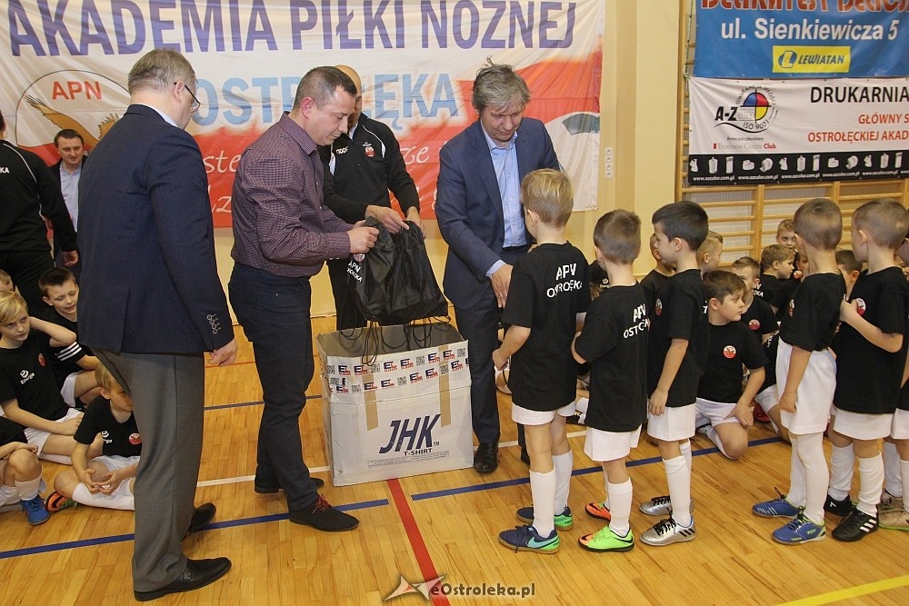 Wigilia i podsumowanie roku Akademii Piłki Nożnej 2017 [08.12.2017] - zdjęcie #179 - eOstroleka.pl