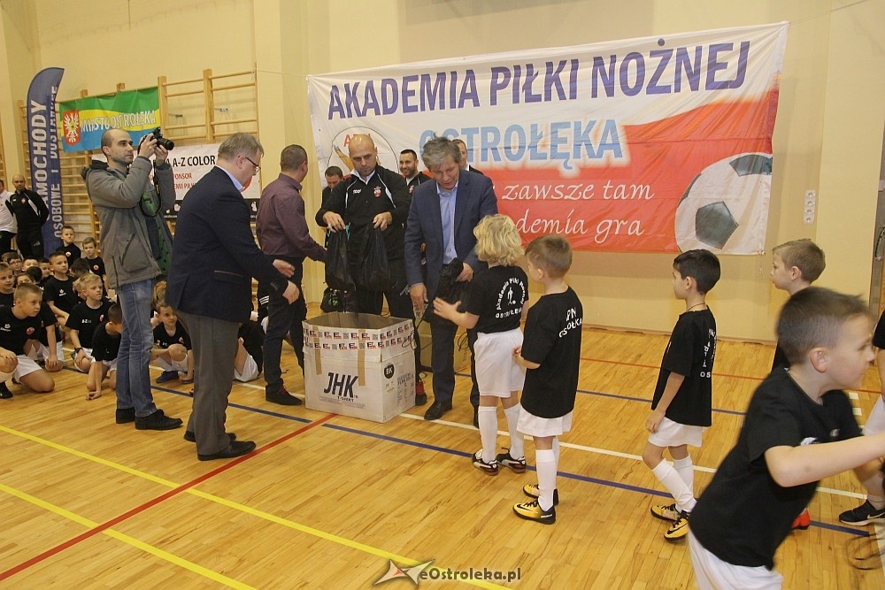 Wigilia i podsumowanie roku Akademii Piłki Nożnej 2017 [08.12.2017] - zdjęcie #160 - eOstroleka.pl