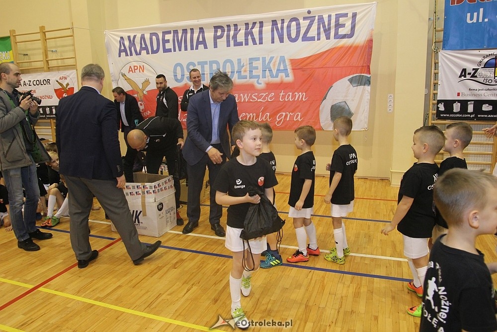 Wigilia i podsumowanie roku Akademii Piłki Nożnej 2017 [08.12.2017] - zdjęcie #155 - eOstroleka.pl
