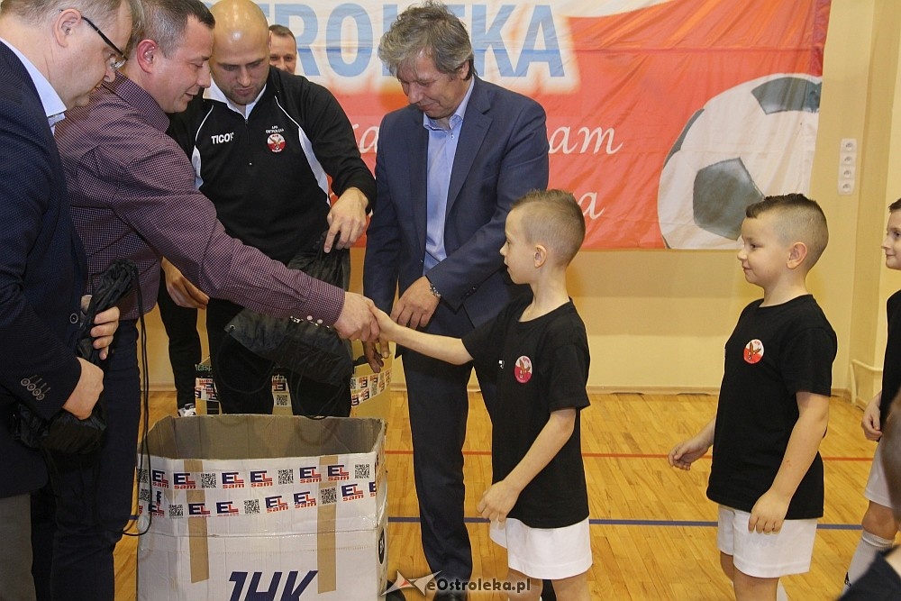 Wigilia i podsumowanie roku Akademii Piłki Nożnej 2017 [08.12.2017] - zdjęcie #153 - eOstroleka.pl