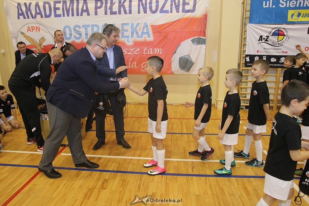 Wigilia i podsumowanie roku Akademii Piłki Nożnej 2017 [08.12.2017] - zdjęcie #148 - eOstroleka.pl