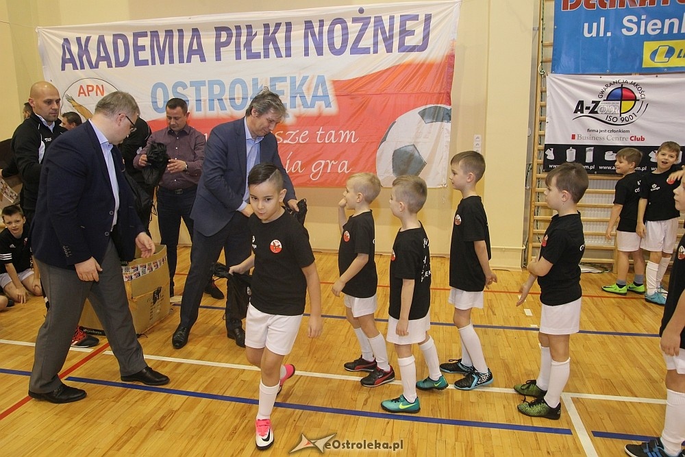 Wigilia i podsumowanie roku Akademii Piłki Nożnej 2017 [08.12.2017] - zdjęcie #147 - eOstroleka.pl
