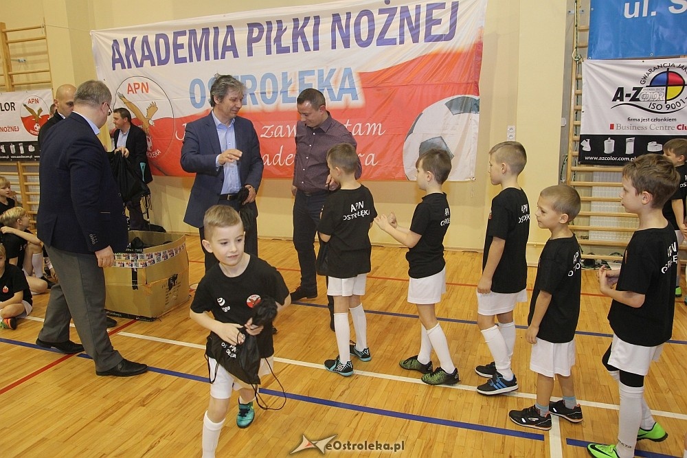 Wigilia i podsumowanie roku Akademii Piłki Nożnej 2017 [08.12.2017] - zdjęcie #145 - eOstroleka.pl