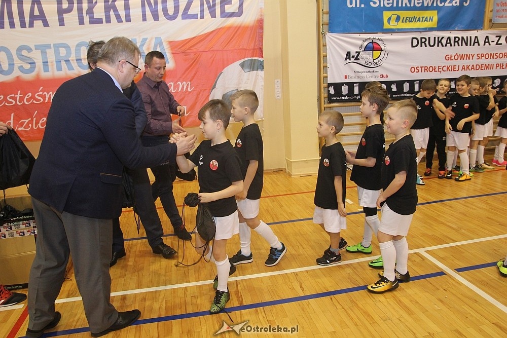 Wigilia i podsumowanie roku Akademii Piłki Nożnej 2017 [08.12.2017] - zdjęcie #142 - eOstroleka.pl