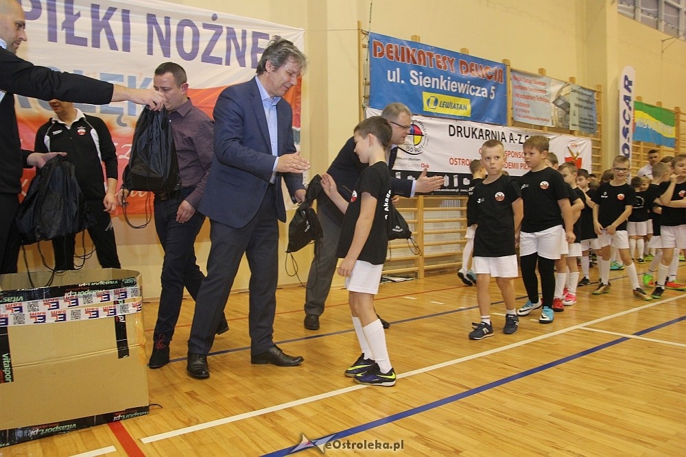 Wigilia i podsumowanie roku Akademii Piłki Nożnej 2017 [08.12.2017] - zdjęcie #120 - eOstroleka.pl
