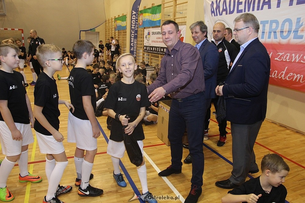 Wigilia i podsumowanie roku Akademii Piłki Nożnej 2017 [08.12.2017] - zdjęcie #79 - eOstroleka.pl