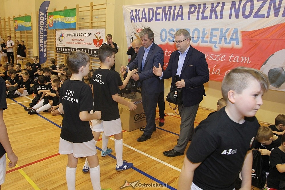Wigilia i podsumowanie roku Akademii Piłki Nożnej 2017 [08.12.2017] - zdjęcie #74 - eOstroleka.pl