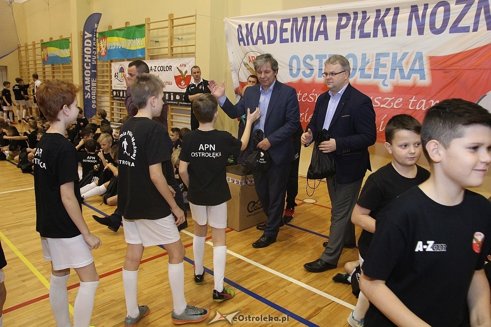 Wigilia i podsumowanie roku Akademii Piłki Nożnej 2017 [08.12.2017] - zdjęcie #72 - eOstroleka.pl