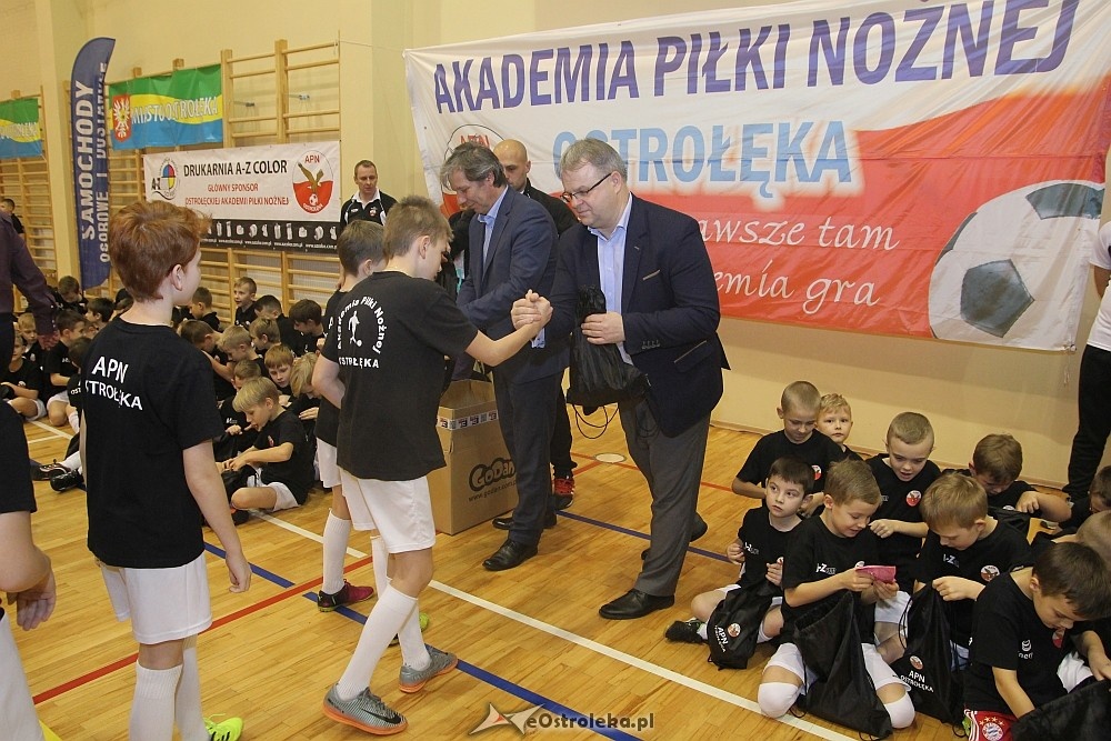 Wigilia i podsumowanie roku Akademii Piłki Nożnej 2017 [08.12.2017] - zdjęcie #71 - eOstroleka.pl