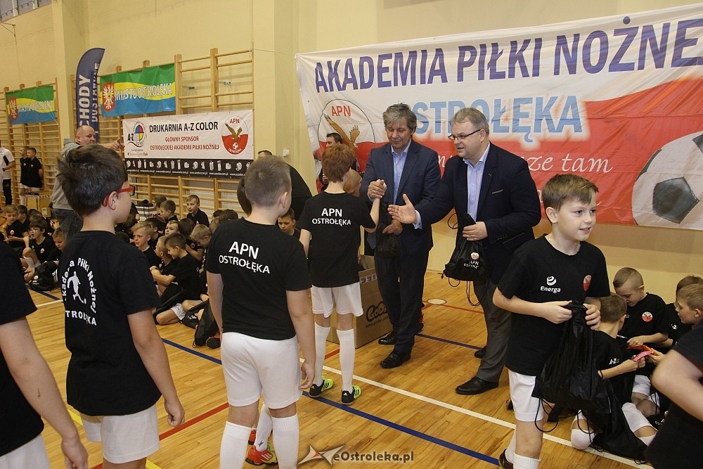 Wigilia i podsumowanie roku Akademii Piłki Nożnej 2017 [08.12.2017] - zdjęcie #70 - eOstroleka.pl