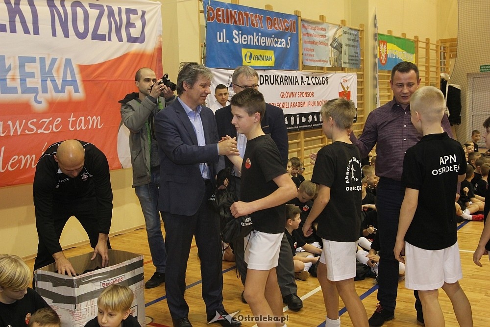 Wigilia i podsumowanie roku Akademii Piłki Nożnej 2017 [08.12.2017] - zdjęcie #15 - eOstroleka.pl