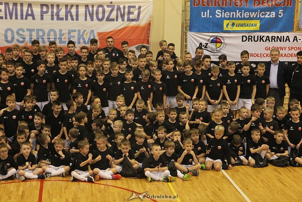 Wigilia i podsumowanie roku Akademii Piłki Nożnej 2017 [08.12.2017] - zdjęcie #6 - eOstroleka.pl