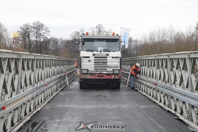 Testy obciążeniowe na tymczasowym moście w Ostrołęce [ZDJĘCIA] - zdjęcie #8 - eOstroleka.pl