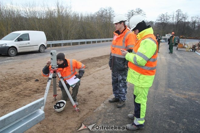 Testy obciążeniowe na tymczasowym moście w Ostrołęce [ZDJĘCIA] - zdjęcie #17 - eOstroleka.pl