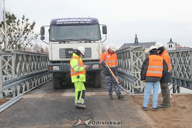 Testy obciążeniowe na tymczasowym moście w Ostrołęce [ZDJĘCIA] - zdjęcie #33 - eOstroleka.pl