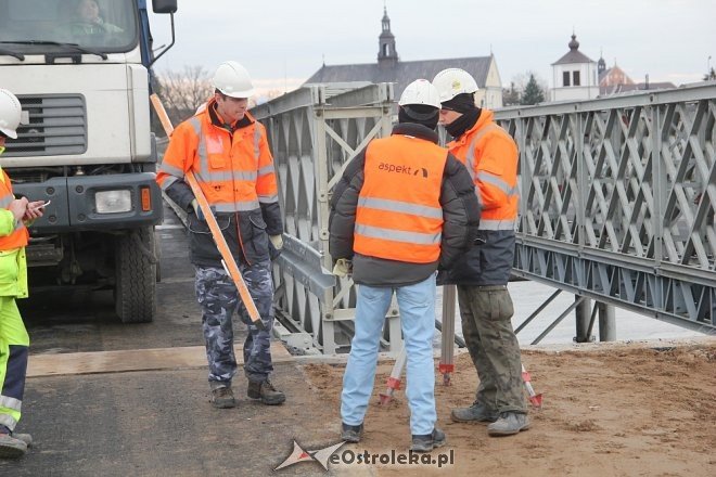 Testy obciążeniowe na tymczasowym moście w Ostrołęce [ZDJĘCIA] - zdjęcie #34 - eOstroleka.pl