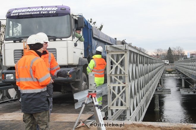 Testy obciążeniowe na tymczasowym moście w Ostrołęce [ZDJĘCIA] - zdjęcie #36 - eOstroleka.pl