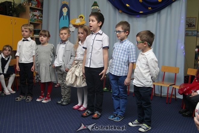 Jasełka w Przedszkolu Miejskim nr 17 Kraina Misiów [14.12.2017] - zdjęcie #158 - eOstroleka.pl