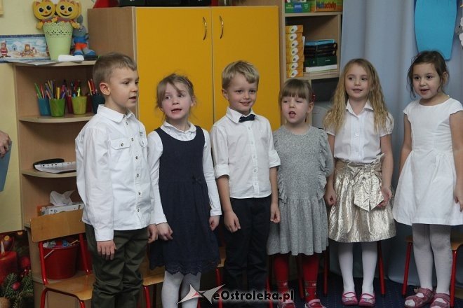 Jasełka w Przedszkolu Miejskim nr 17 Kraina Misiów [14.12.2017] - zdjęcie #154 - eOstroleka.pl