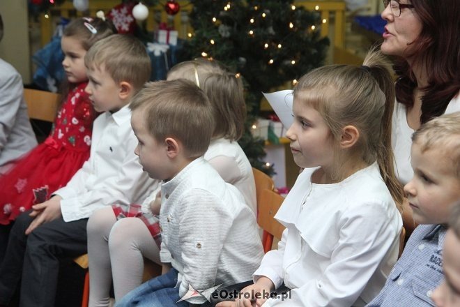 Jasełka w Przedszkolu Miejskim nr 17 Kraina Misiów [14.12.2017] - zdjęcie #147 - eOstroleka.pl