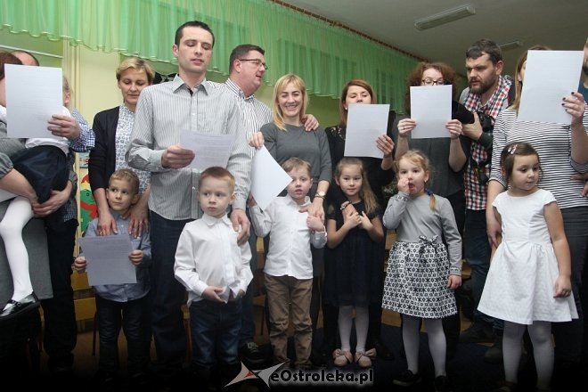 Jasełka w Przedszkolu Miejskim nr 17 Kraina Misiów [14.12.2017] - zdjęcie #112 - eOstroleka.pl