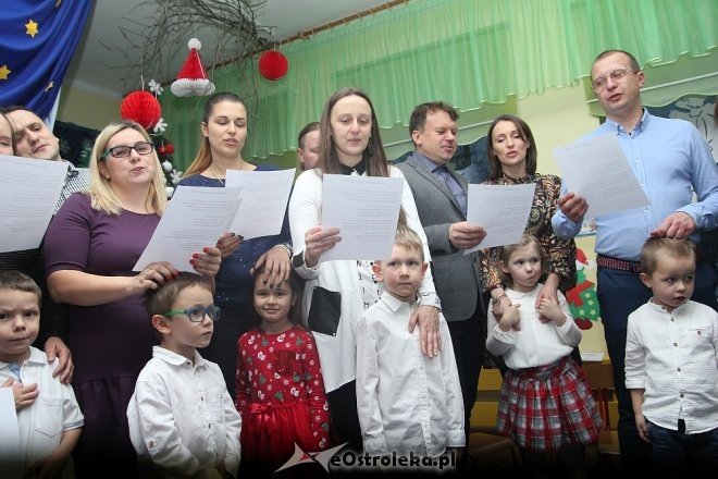 Jasełka w Przedszkolu Miejskim nr 17 Kraina Misiów [14.12.2017] - zdjęcie #109 - eOstroleka.pl
