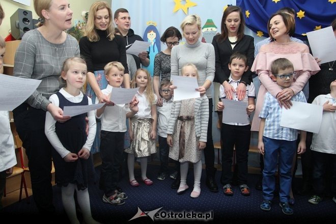 Jasełka w Przedszkolu Miejskim nr 17 Kraina Misiów [14.12.2017] - zdjęcie #106 - eOstroleka.pl