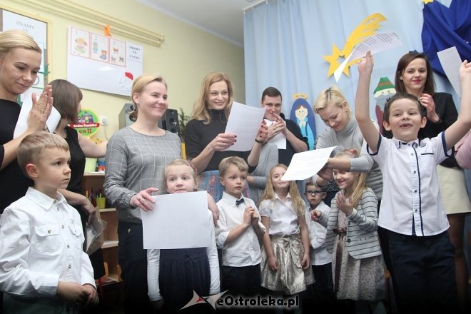 Jasełka w Przedszkolu Miejskim nr 17 Kraina Misiów [14.12.2017] - zdjęcie #99 - eOstroleka.pl