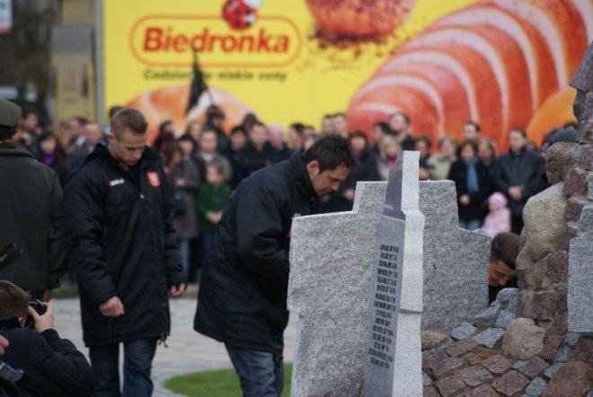Ostrołęcznie modlili się za zmałych w katastrofie rządowego samolotu (10.04.2010) - zdjęcie #1 - eOstroleka.pl