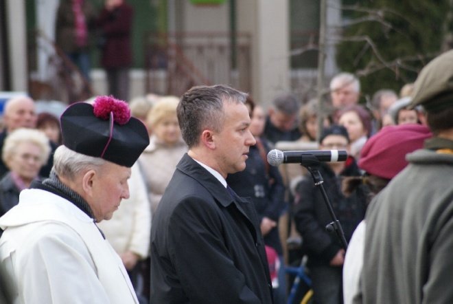 Ostrołęcznie modlili się za zmałych w katastrofie rządowego samolotu (10.04.2010) - zdjęcie #42 - eOstroleka.pl