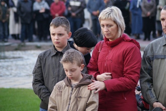 Ostrołęcznie modlili się za zmałych w katastrofie rządowego samolotu (10.04.2010) - zdjęcie #55 - eOstroleka.pl