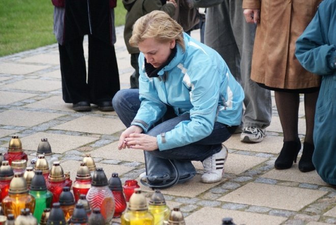 Ostrołęcznie modlili się za zmałych w katastrofie rządowego samolotu (10.04.2010) - zdjęcie #57 - eOstroleka.pl