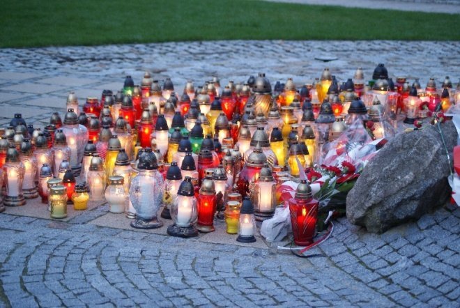 Ostrołęcznie modlili się za zmałych w katastrofie rządowego samolotu (10.04.2010) - zdjęcie #64 - eOstroleka.pl