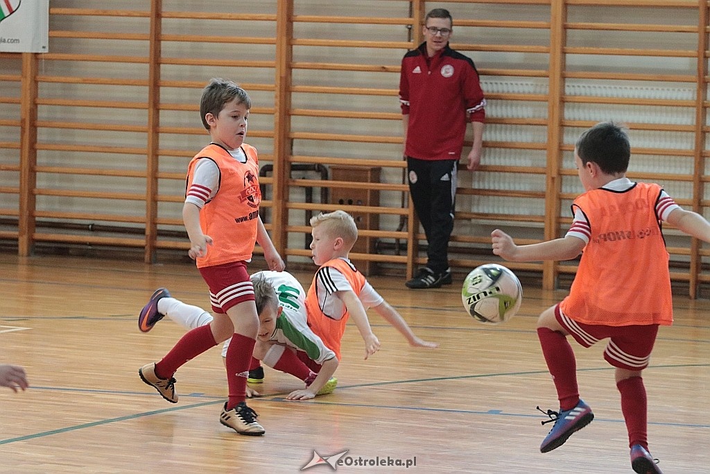 Turniej AMP Gool w Olszewie-Borkach [16.12.2017] - zdjęcie #1 - eOstroleka.pl
