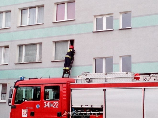 Interwencja strażaków przy ul. Reymonta [19.12.2017] - zdjęcie #2 - eOstroleka.pl