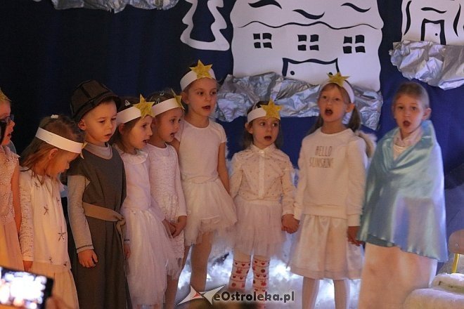 Jasełka w Akademii Maluchów [20.12.2017] - zdjęcie #4 - eOstroleka.pl