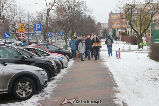 Akcja „Pierniczki za uśmiech” na ulicach Ostrołęki [ZDJĘCIA] - zdjęcie #10 - eOstroleka.pl