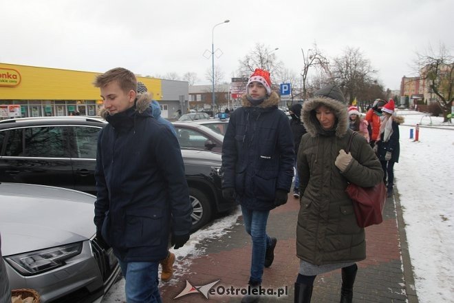 Akcja „Pierniczki za uśmiech” na ulicach Ostrołęki [ZDJĘCIA] - zdjęcie #14 - eOstroleka.pl