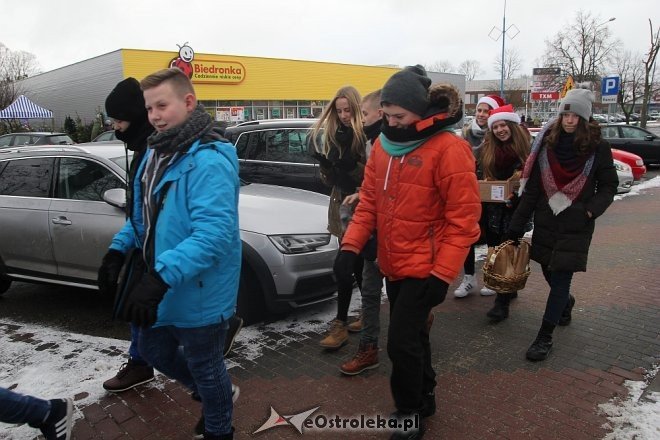 Akcja „Pierniczki za uśmiech” na ulicach Ostrołęki [ZDJĘCIA] - zdjęcie #18 - eOstroleka.pl