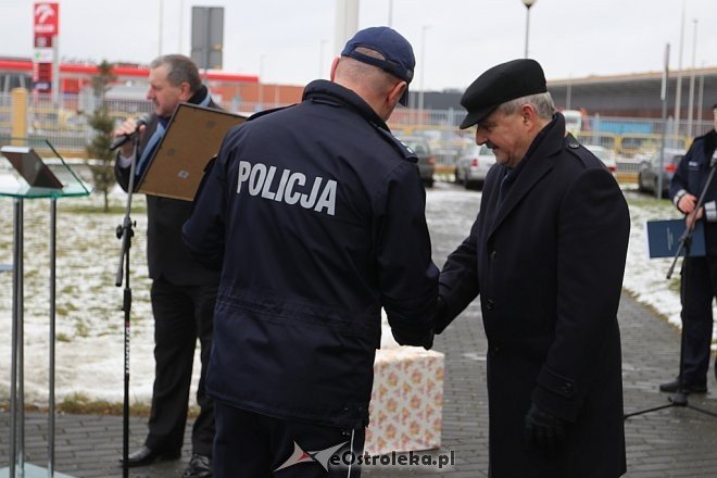 Przekazanie radiowozów ostrołęckiej policji [22.12.2017] - zdjęcie #42 - eOstroleka.pl