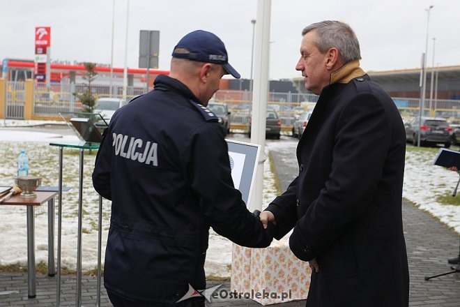 Przekazanie radiowozów ostrołęckiej policji [22.12.2017] - zdjęcie #7 - eOstroleka.pl