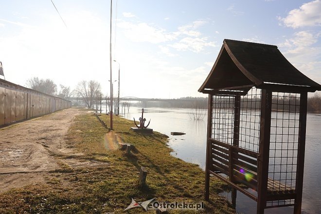 Wysoki stan rzeki Narew [27.12.2017] - zdjęcie #5 - eOstroleka.pl