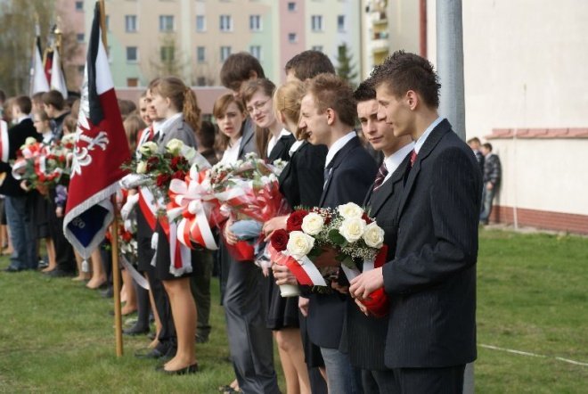 Marsz Pamięci (16.04.2010) - zdjęcie #15 - eOstroleka.pl